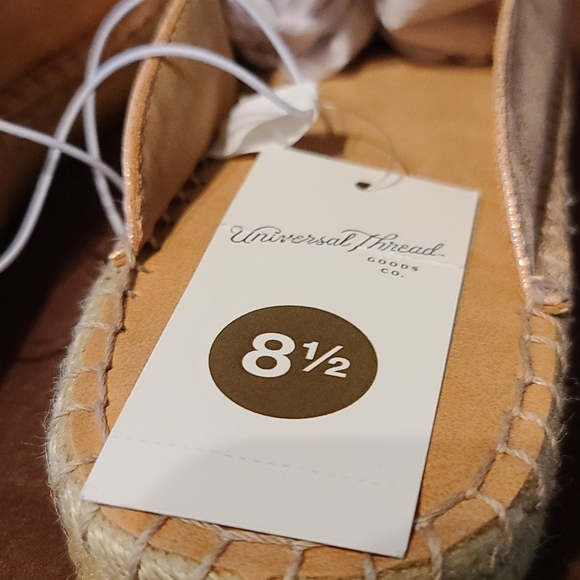 Universal Thread - Clogs / Sandals - Picture 6 of 9